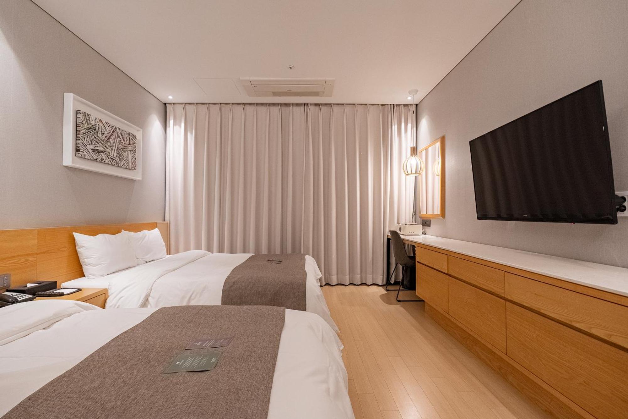 Gloucester Hotel Cheongju Buitenkant foto