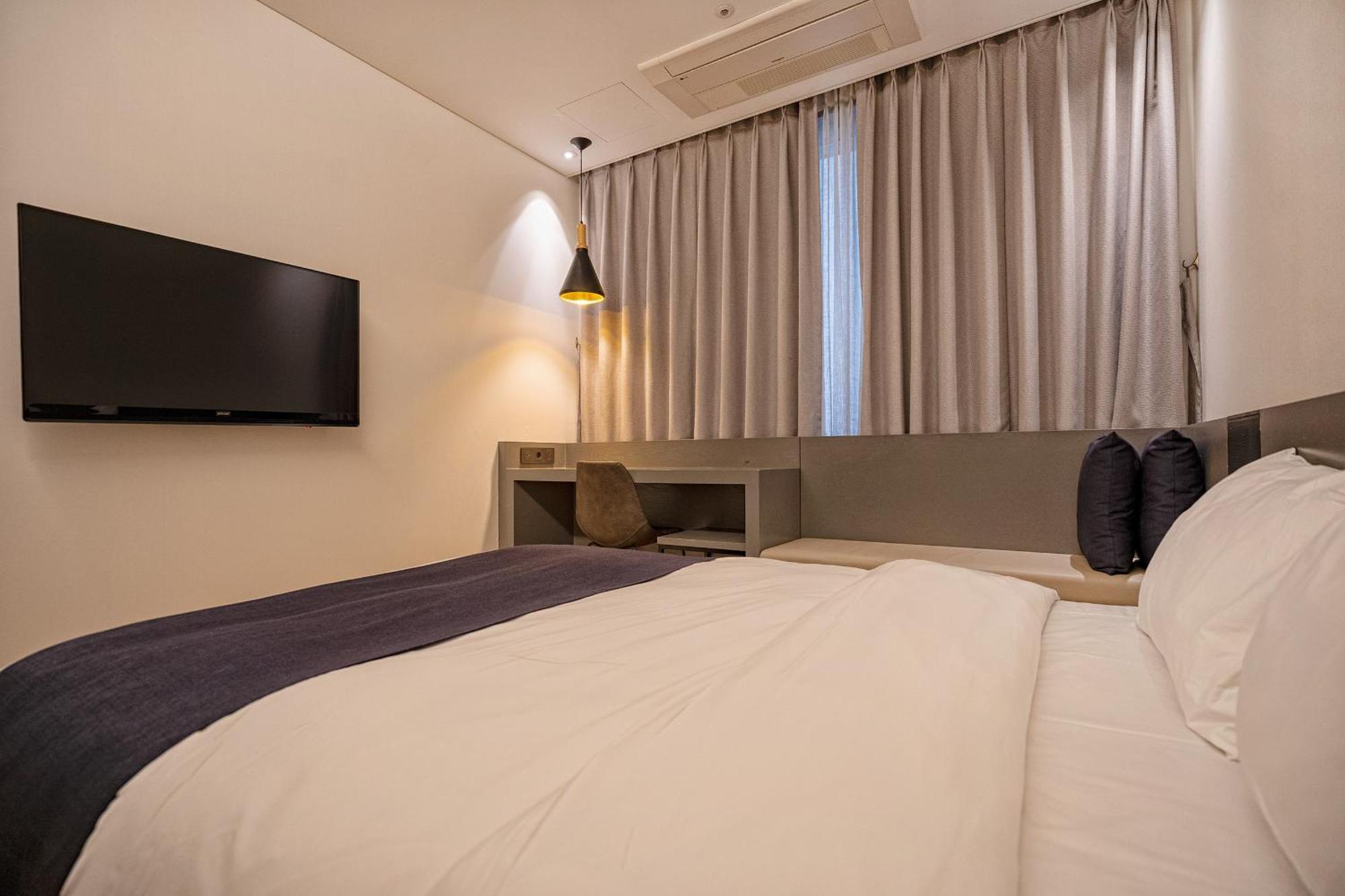 Gloucester Hotel Cheongju Buitenkant foto